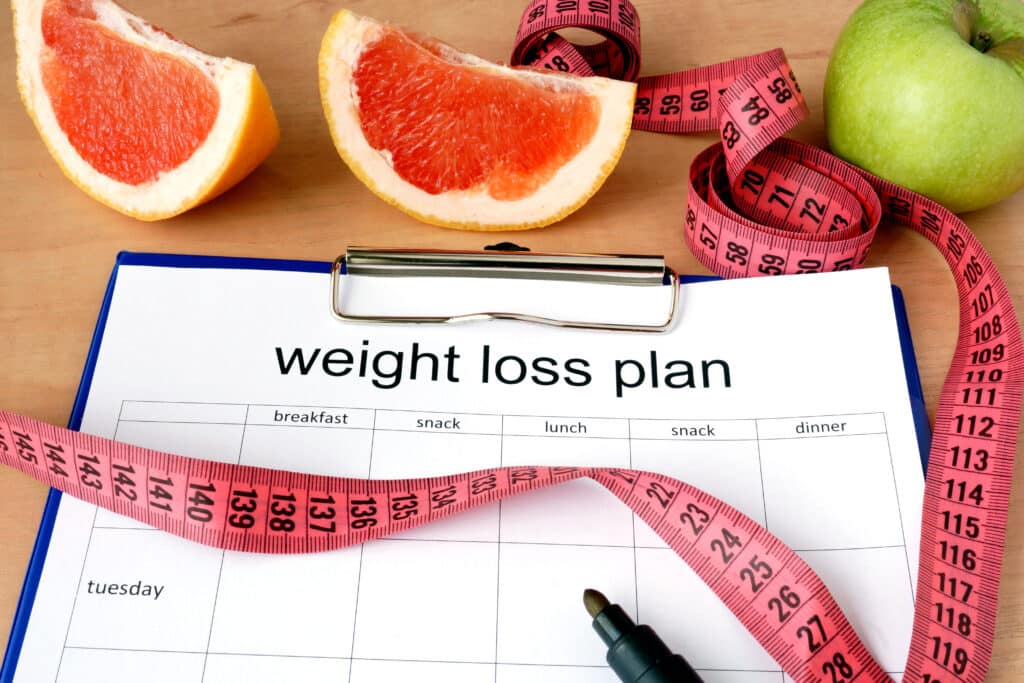 Paper,With,Weight,Loss,Plan,And,Grapefruit