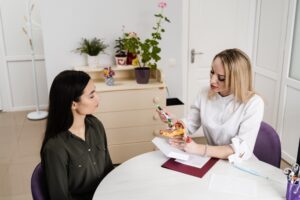 Endocrinologist discussing PCOS symptoms